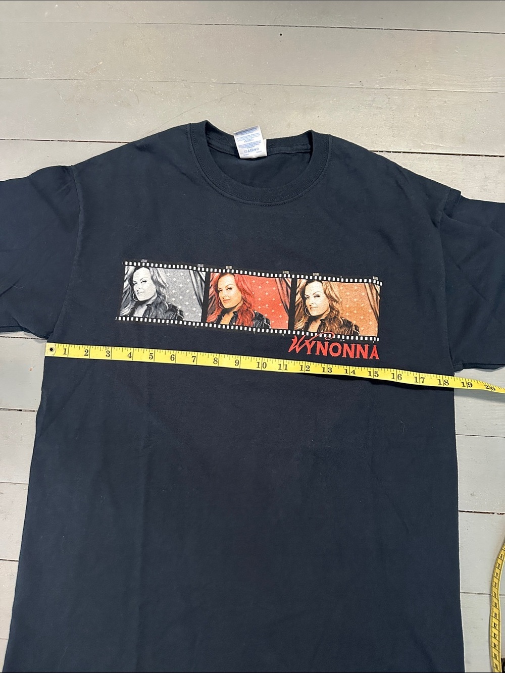 Vintage 90s Wynona Wy Tour Shirt Gildan Black Short-Sleeve Graphic Tee medium - Picture 7 of 8